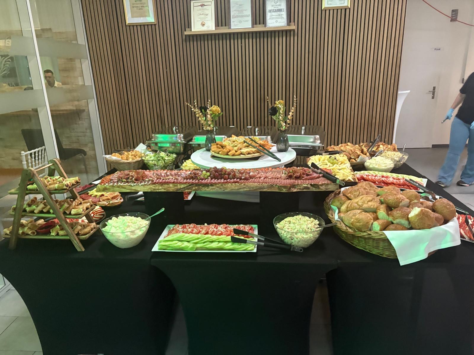 Reichhaltiges Buffet für einen Event